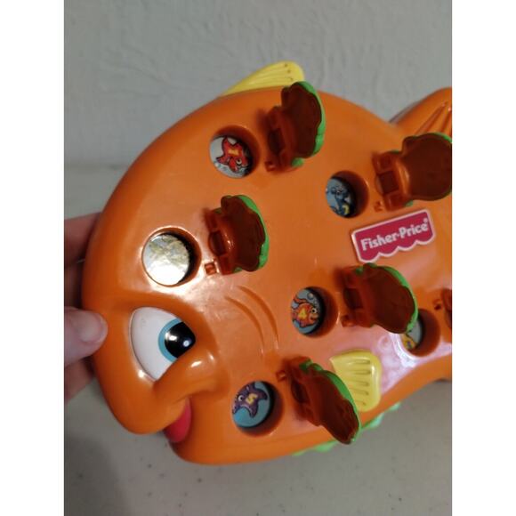 Fisher Price - Go Fish - Toddler Handheld Games Electronic 2000 Vintage - Picture 4 of 4